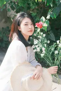 Fresh Spring Charm: Tong Tong in YiTuYu Vol.8644 Art Series Unveiled - image 4