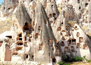 Turkey’s Alien Landscapes: A Journey Through the Bizarre Rock Formations of Cappadocia - image 3