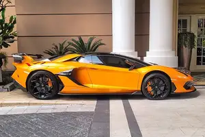 Lamborghini Aventador SVJ in Phu Yen: Luxury Supercar Meets Unique Street Cuisine - image 8