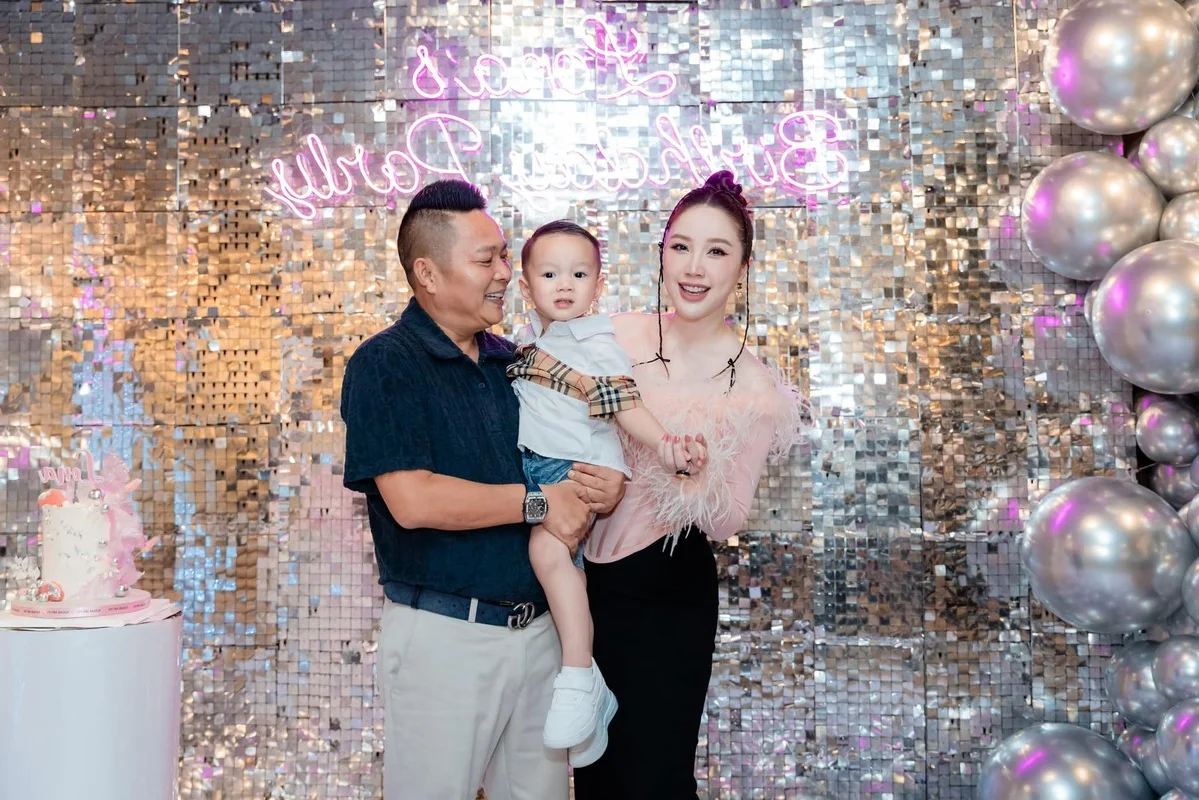 V-Biz Snapshots: Lam Minh’s Tender Moments and Noo Phuoc Thinh’s New Look