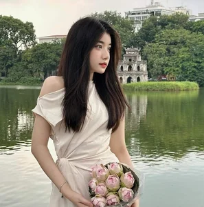 Mukbang Star from Nghe An Donates 300 Million VND Scholarship to Former School - image 9
