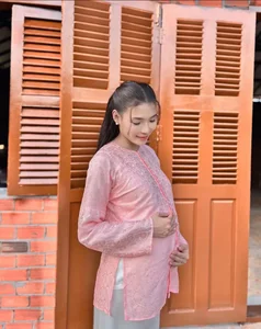 Entertainment Update: Mai Phuong Thuy’s Radiant Beauty and My Tam’s Heartfelt Fan Connection - image 5
