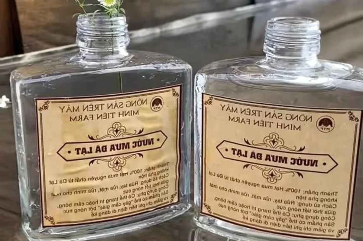 Quirky Da Lat: The Viral Trend of Selling Fresh Air Bags