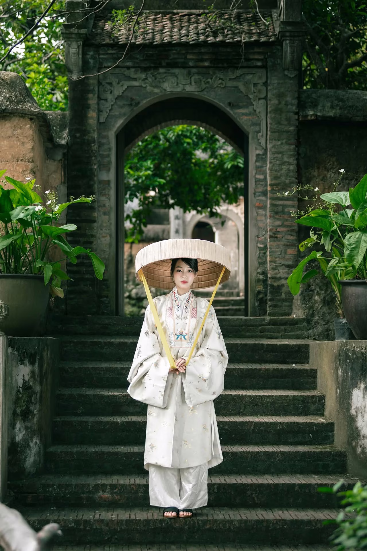 VGU No.157: The Grace of Traditional Vietnamese Ao Dai Blending with Ancient Cultural Heritage