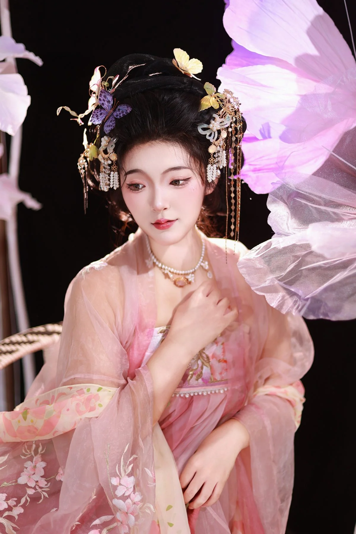 Stunning Visuals of KaiLin Jiang in YiTuYu Art Language Vol.5575 Collection