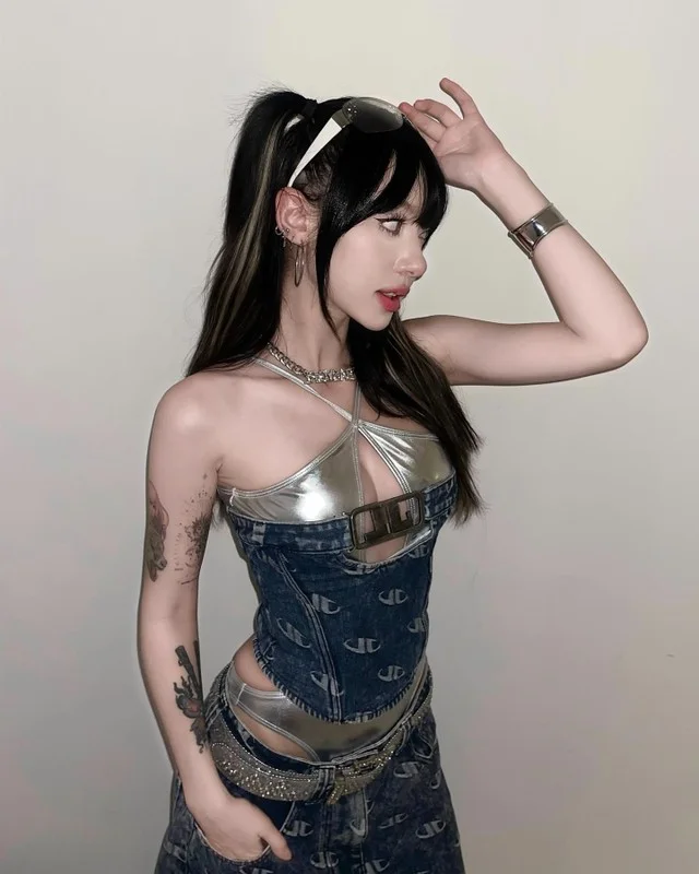 Thai Influencer Goes Viral with Elegant Vietnamese Ao Dai Photoshoot