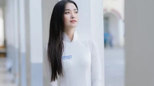 Captivating Beauty: Pure and Elegant Portraits of Modern Vietnamese Women - image 88