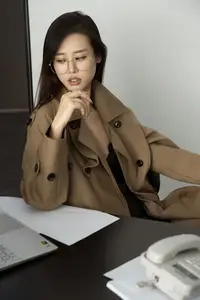 Chenaling_CL in YiTuYu Vol.8748: Elegant Office Chic with a Pensive Touch - image 10