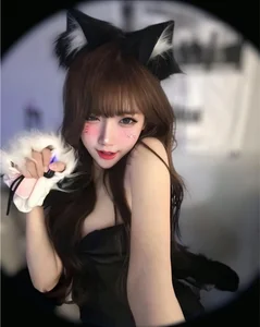 Viral Sensation: Vietnamese Coser Stuns Internet With AI-Like Appearance - image 1