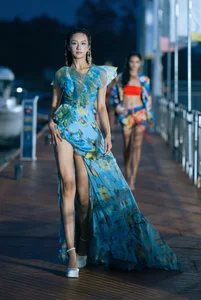Trang Nhung Shines as Vedette Alongside Quang Hung MasterD in Fashion Show - image 0