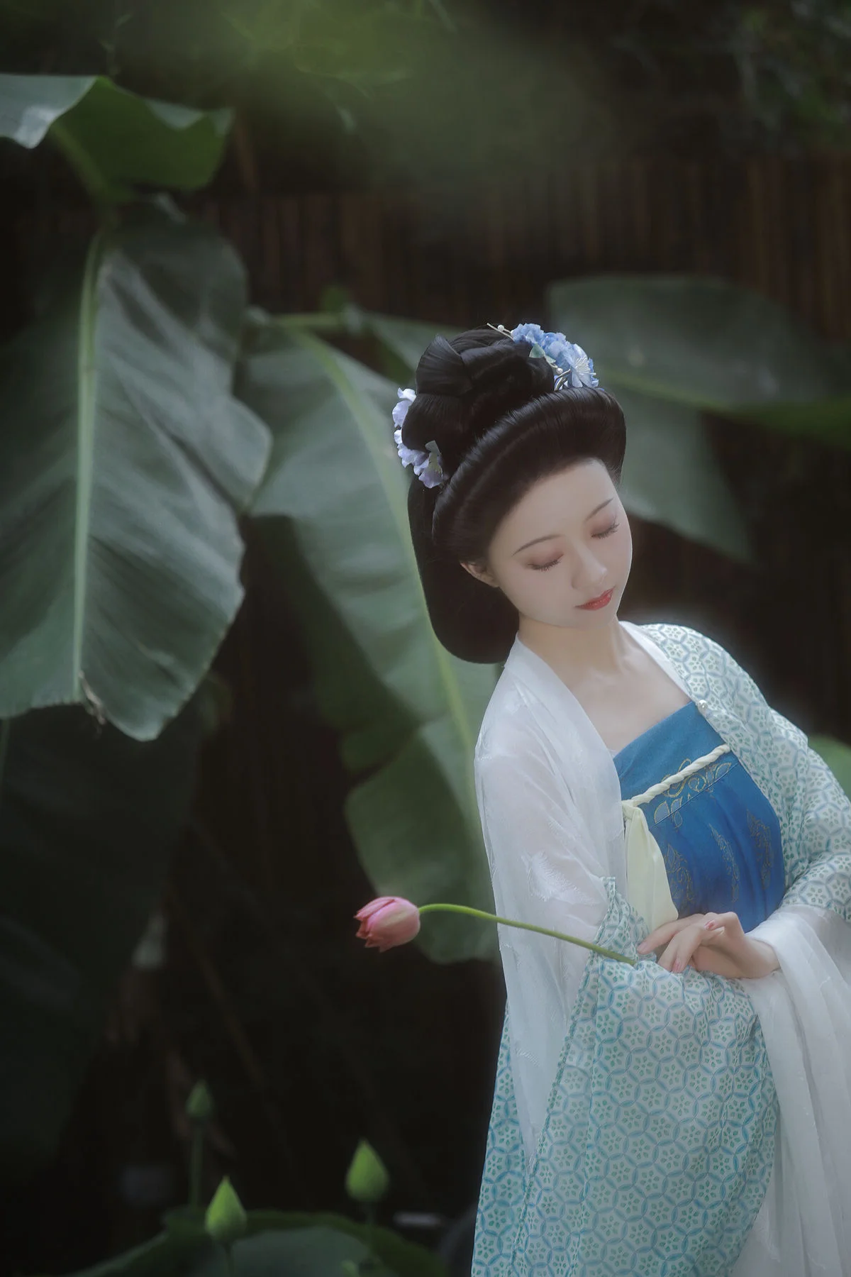 Stunning Visual Collection: YiTuYu Art Language Vol.7339 Featuring Yu Fang