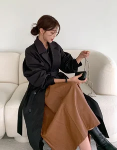 5 Must-Have Long Coats to Elevate Your Fashion Style for Tet 2024 - image 4
