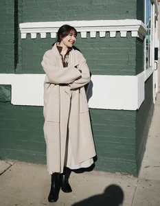 5 Must-Have Long Coats to Elevate Your Fashion Style for Tet 2024 - image 5