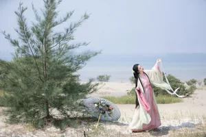 Garden Serenity: YiTuYu Art Language Vol.8080 Featuring Jin Zou Ba Portraiture - image 13