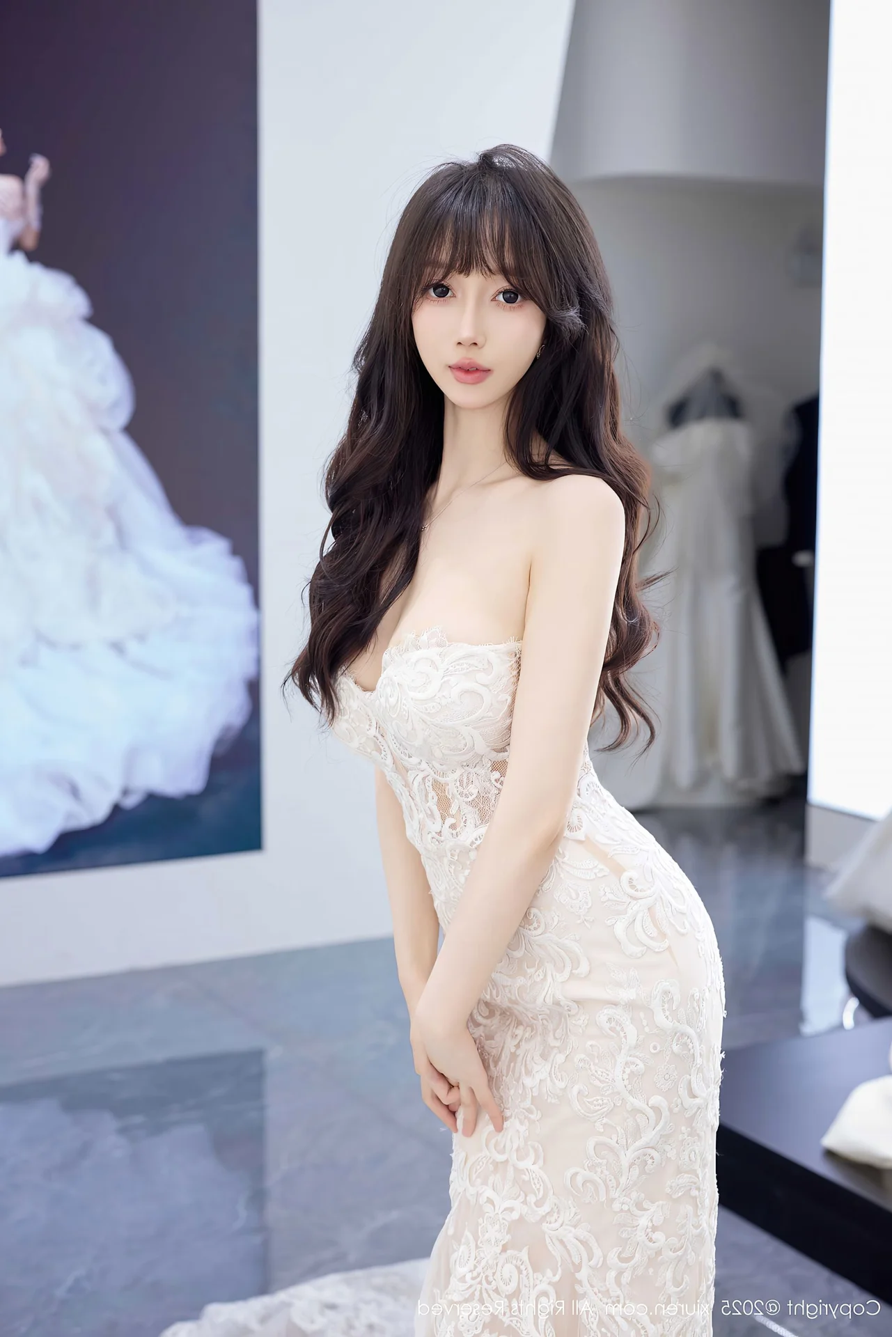 Sophisticated Allure: A Cinematic Visual Journey Into Yueer Yueer’s Timeless Elegance