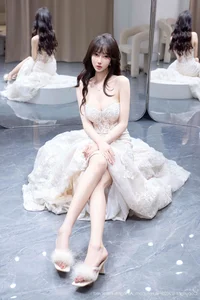 Sophisticated Allure: A Cinematic Visual Journey Into Yueer Yueer’s Timeless Elegance - image 15