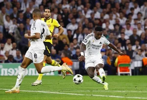 Top 10 Best Goals of Champions League 2024-2025 - image 4