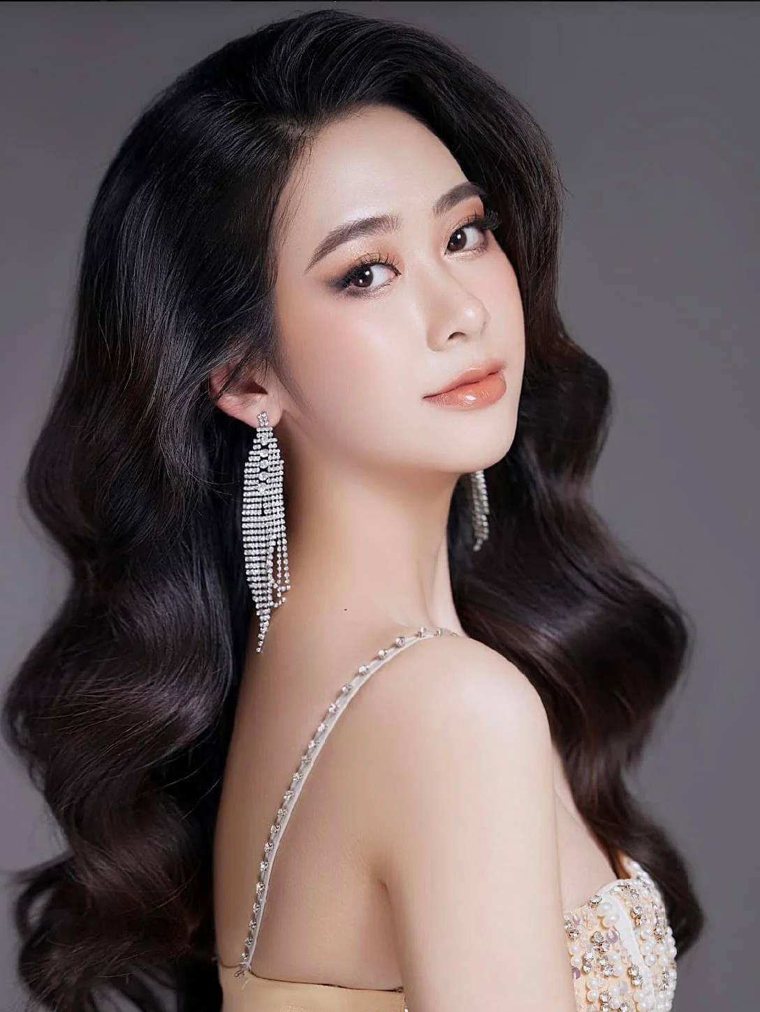 The Rise of Ethnic Diversity: A Tay Girl's Journey in Miss Vietnam Pageant