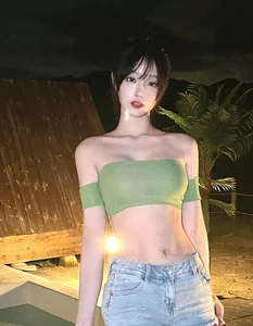 The Micro-Top Trend: Exploring Korea's Boldest Summer Fashion Movement - image 6