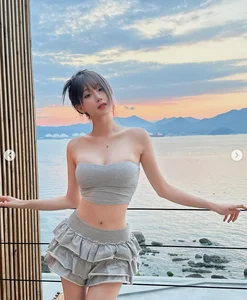 The Micro-Top Trend: Exploring Korea's Boldest Summer Fashion Movement - image 7