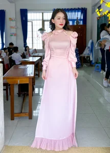 Gen Z Teacher Redefines Modern Educator Style with Custom Ao Dai - image 7