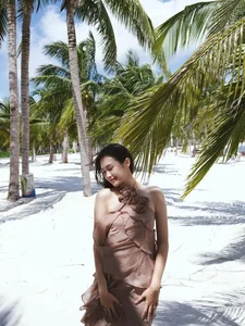 Doan Hai My Captivates Fans with Stunning Beach Photoshoot and Sweet Figure - image 2