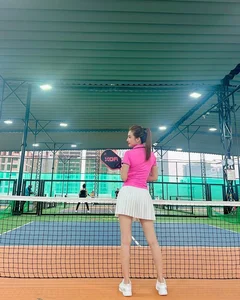 Le Khanh Chi, Cong Vinh's Sister, Stuns in Sporty Look on the Pickleball Court - image 3