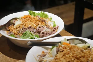 Hanoi Old Quarter Food Tour: How to Feast on Iconic Street Food for Under 200,000 VND - image 5