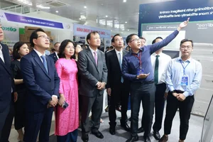 Samsung Vietnam Partners with Da Nang to Launch Smart Factory Project - image 4