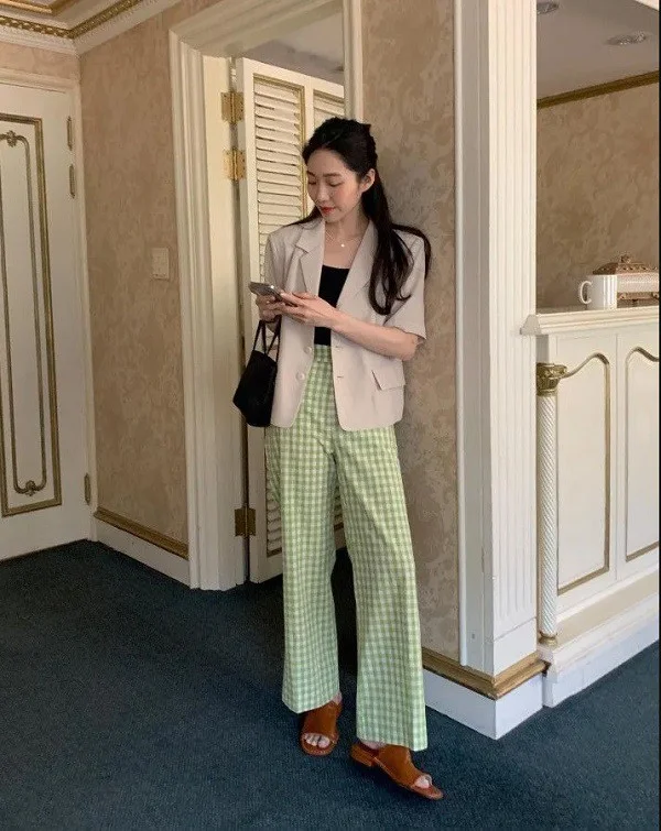 How to Style Short-Sleeved Blazers: Chic Autumn Fashion Guide for Women