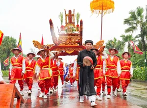 The Sacred Palanquin Procession: A Deep Dive into Vietnam's Hung Kings Temple Rituals - image 6