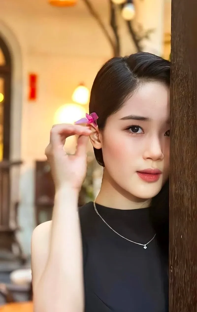 Meet Cao Thi Thuy Linh: The Breakout Star of Vietnam’s Viral Historical Drama Dao Pho va Piano