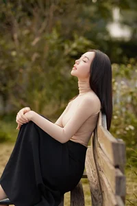 Vietnamese Celebrity Weekly: Thu Quynh’s Family Beauty and Huyen Lizzie’s Stunning Transformation for Her New Role - image 4