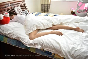 IESS 084 Xiao Liu Sister's Weekend Morning Routine Gallery - image 17