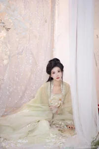 Elegant Portrait Photography: YiTuYu Art Language Vol.4143 Featuring Qi Luo Sheng De Xiao Su Su - image 24