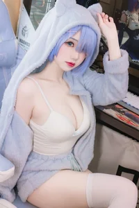 Stunning Rem Neko Cosplay by Yuki Astra: Re:Zero Inspired Blue-Haired Maid with Cat Ears - Exclusive 14-Photo Gallery Collection - image 11