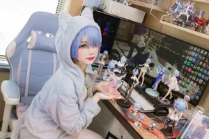 Stunning Rem Neko Cosplay by Yuki Astra: Re:Zero Inspired Blue-Haired Maid with Cat Ears - Exclusive 14-Photo Gallery Collection - image 9