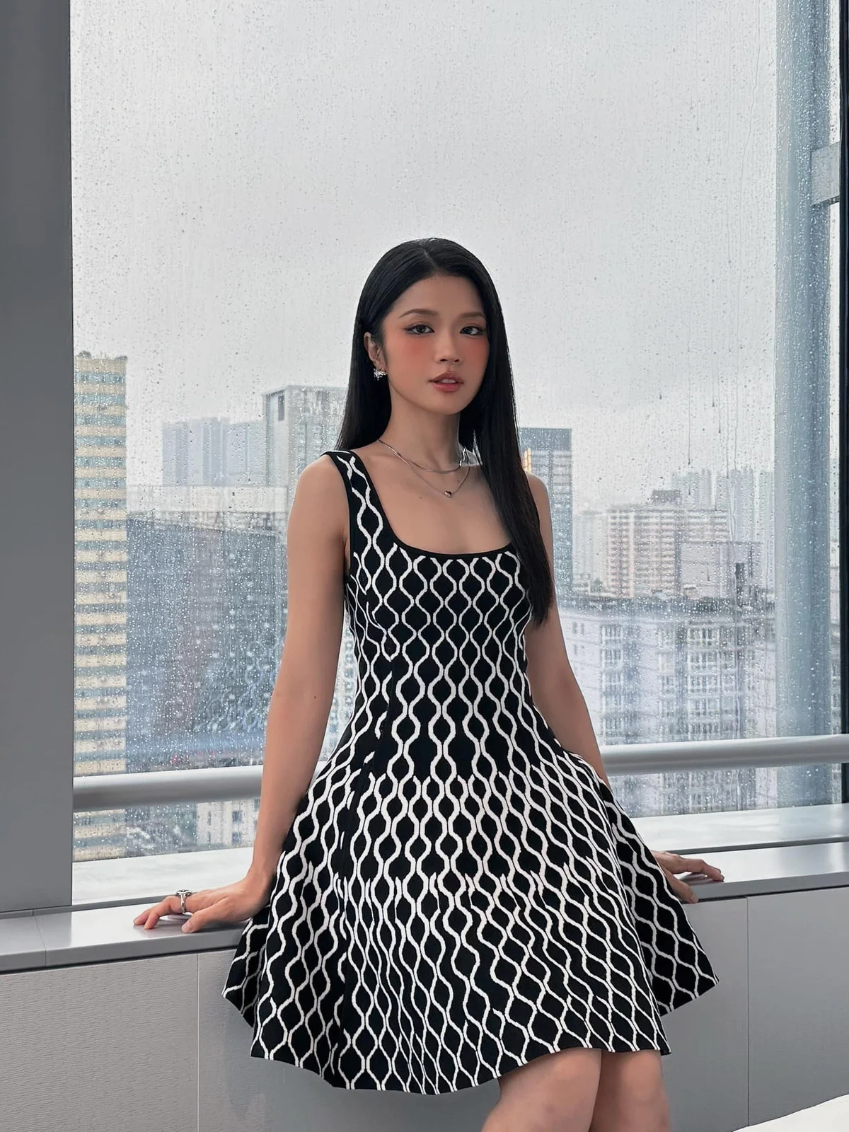 The Timeless Beauty of Suni Ha Linh: Vietnam's Youth Goddess