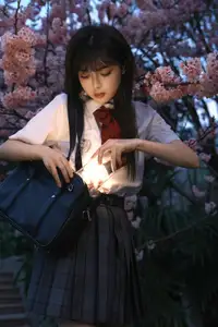 Xing Zhi Ka Tao: Dreamy Cherry Blossom Twilight with a Lantern - YiTuYu Vol.8564 - image 1