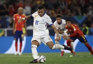 Lamine Yamal Dominates as Spain Triumphs Over France in Nations League Thriller - image 9