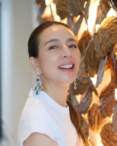 The Ageless Elegance of Thailand’s 60-Year-Old Female Billionaire: Wealth and Beauty Combined - image 7
