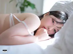 LE LERB-130A Park Star: Alluring Purity in a Private Moment - image 4