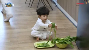 Mẹ Vắng Nhà Ba Là Siêu Nhân 2024 Episode 3: Parenting Challenges and Hilarious Moments - image 6