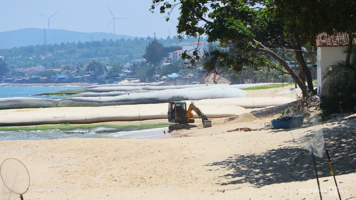 The Environmental Crisis: Messy Beaches in Mui Ne