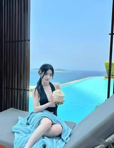 299+ Aesthetic Beach Bikini Outfits and Photography Ideas for Your Summer Getaway - image 16