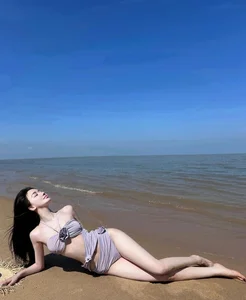 299+ Aesthetic Beach Bikini Outfits and Photography Ideas for Your Summer Getaway - image 15