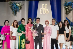Comprehensive Look at Quang Hai and Chu Thanh Huyen’s Wedding Day: From Traditional Rites to Grand 1,200-Guest Reception - image 8