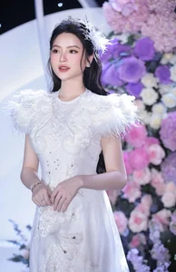 Comprehensive Look at Quang Hai and Chu Thanh Huyen’s Wedding Day: From Traditional Rites to Grand 1,200-Guest Reception - image 14