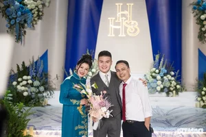 Comprehensive Look at Quang Hai and Chu Thanh Huyen’s Wedding Day: From Traditional Rites to Grand 1,200-Guest Reception - image 1