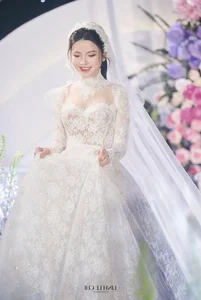 Comprehensive Look at Quang Hai and Chu Thanh Huyen’s Wedding Day: From Traditional Rites to Grand 1,200-Guest Reception - image 5